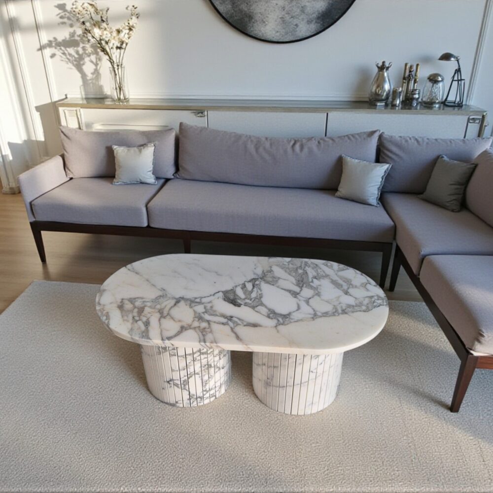 Stolik z mlecznym marmurem