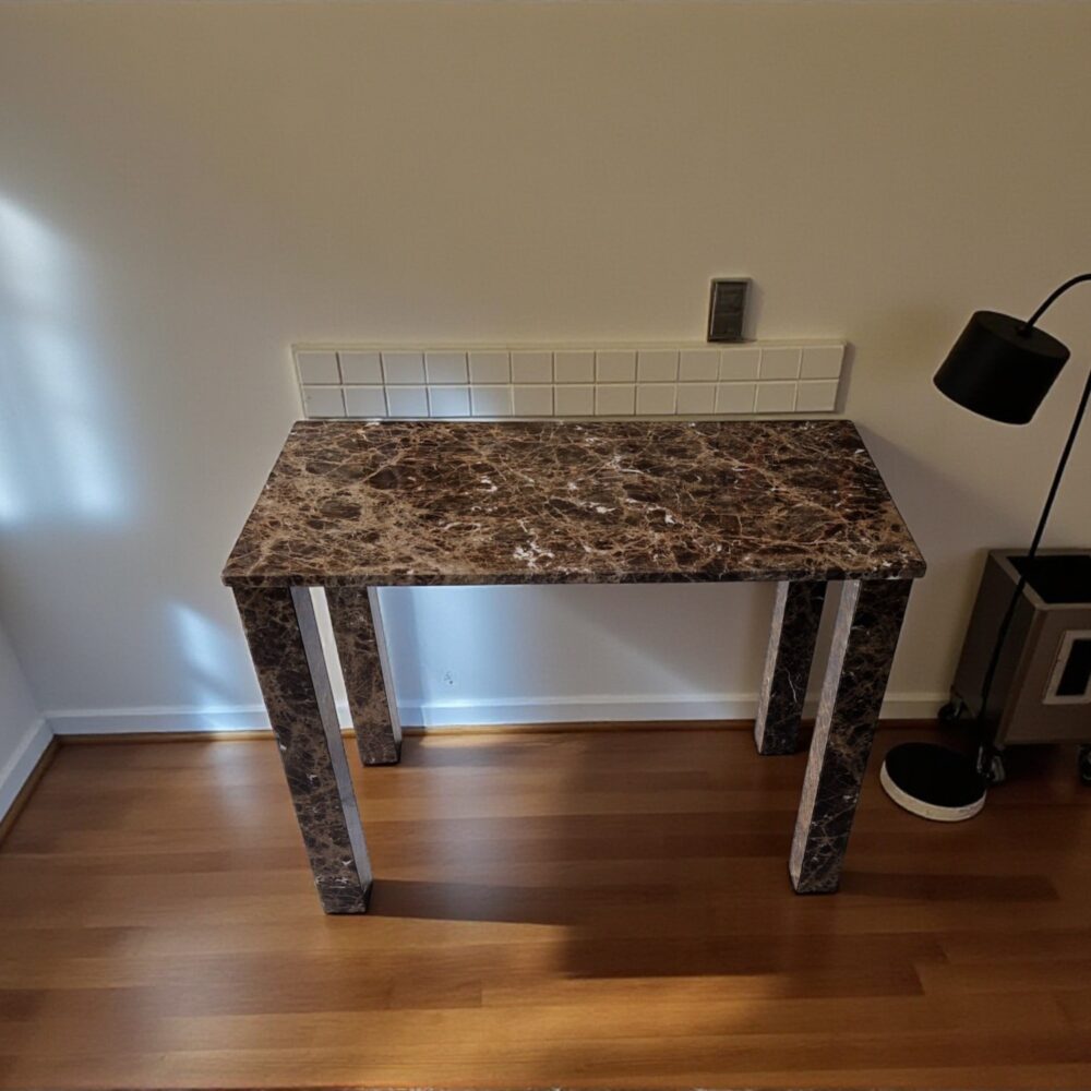 Biurko z marmuru