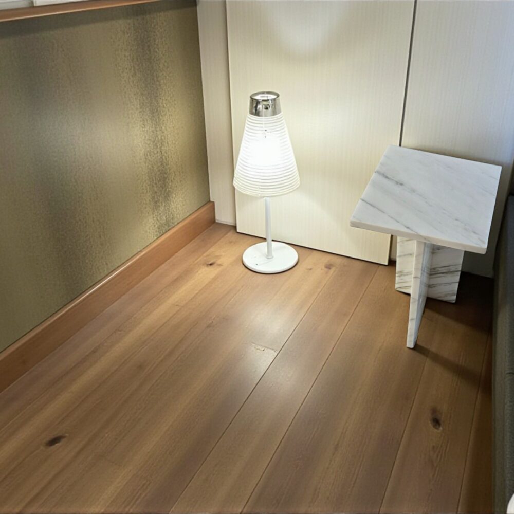 Mały stolik Calacatta Leonardo