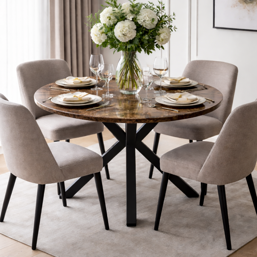 Okrągły stół z metalową podstawą